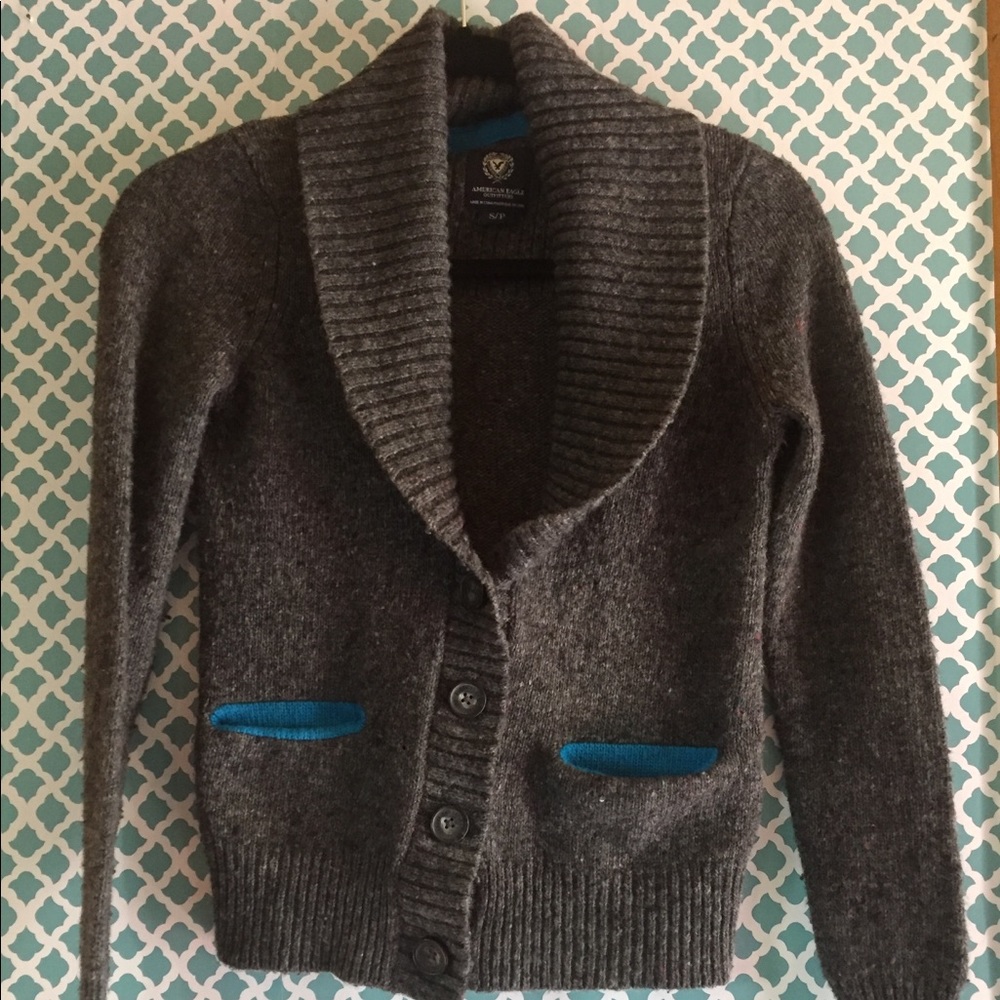 American Eagle Woman’s Size Small Button Sweater